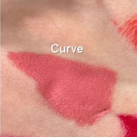 GLOSSIER G Suit Soft Touch Lip Creme CURVE - Picture 6 of 11